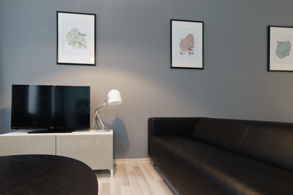 1 Night In Poznan - Matejki Apartments Room photo